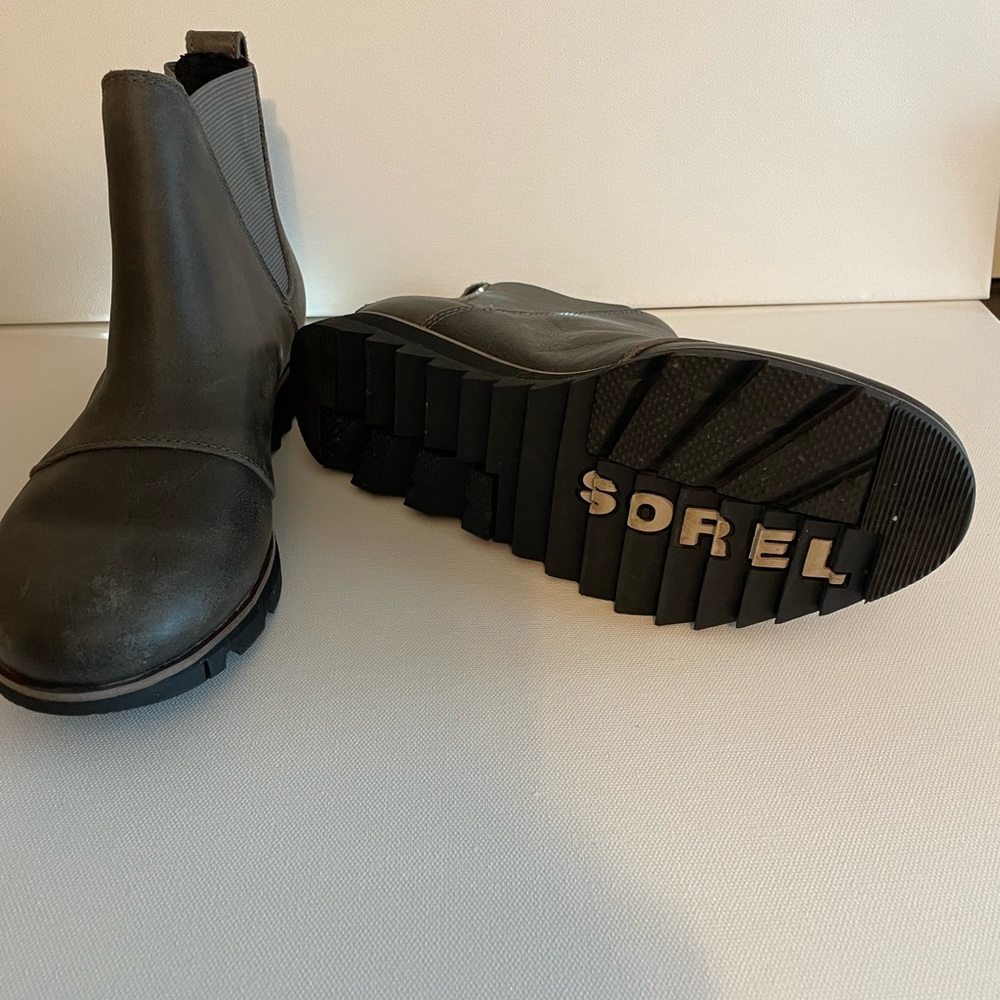 Sorel Harlow Chelsea Leather Ankle Booties
